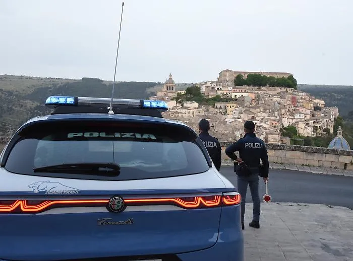 Ragusa, era affidato in prova ai servizi sociali ma intanto picchiava la convivente: arrestato