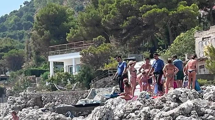 Addaura, trovata sul fondale una busta di plastica piena di proiettili: nella zona i sub in cerca di armi abbandonate