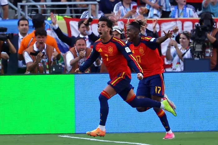 La Roja mata l'Argentina ai supplementari e diventa campione del mondo per la seconda volta. Ultima amara per Messi