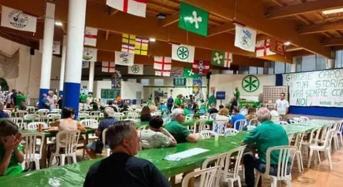 Pontida, quelle sedie vuote e la Lega smarrita: suona il campanello d'allarme per Salvini