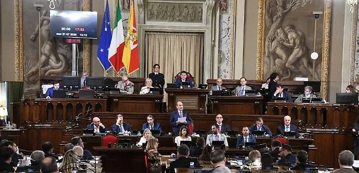 Orgoglio Schifani all'Ars: &laquo;Abbiamo sanato i conti&raquo;. Cracolici: &laquo;Il governo &egrave; gi&agrave; morto&raquo;