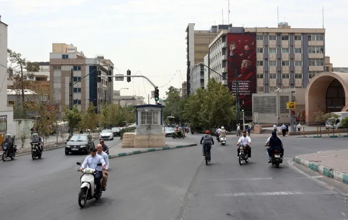 Nuovi raid statunitensi sull'Iran: esplosioni a Isfahan e Chabahar