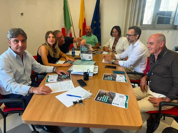 Negozi di vicinato, la sfida di Confesercenti per non farli morire: avviata una raccolta firme