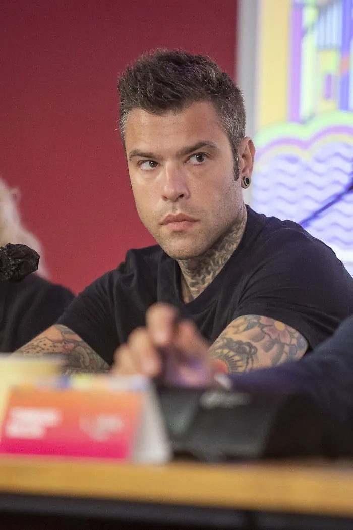 Fedez in Humanitas per sanguinamento: esami rassicuranti e possibile dimissione entro sera