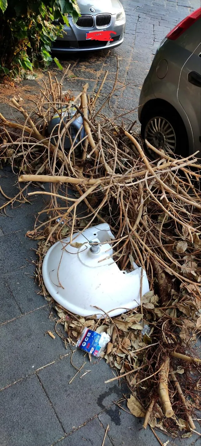 Grazioso lascito in via Santa Maddalena, ai piedi della scalinata di via Montevergine 