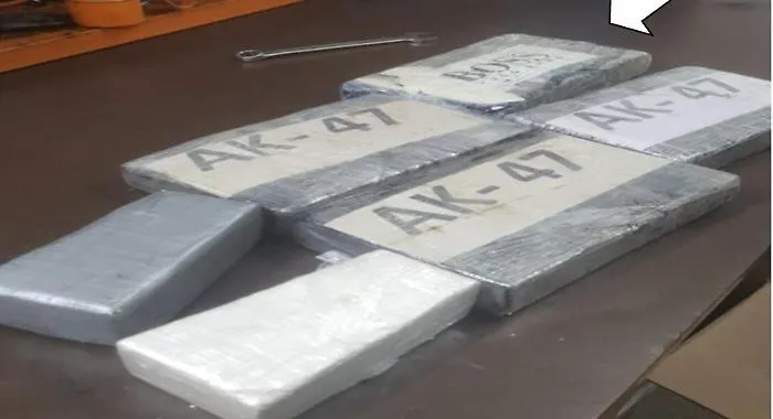 "Africa", "Ak 47", "Rcn", i marchi della droga: ecco l'intercettazione che spiega il perch&eacute; i timbri sui panetti