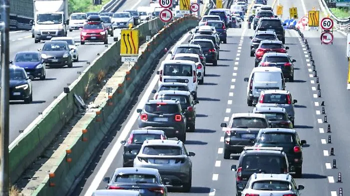 Esodo d'estate, Sicilia sotto osservazione speciale: Anas congela i cantieri su A19 e A29, weekend da bollino rosso