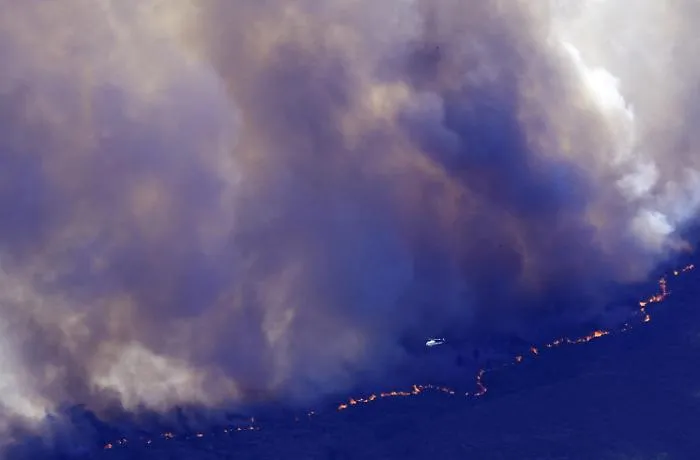 Spagna in fiamme, Madrid sotto pressione: l&rsquo;emergenza nazionale apre il fronte pi&ugrave; duro dell&rsquo;estate iberica