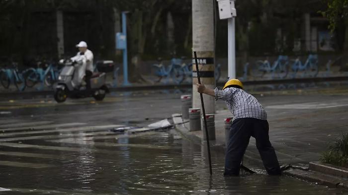 Tifone in Cina, evacuate oltre 20.000 persone: previsto il tocco di terra tra Hong Kong e Guangdong