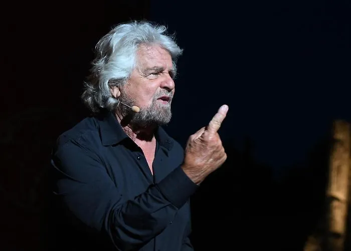 Riecco Beppe Grillo, il fondatore asfalta il M5S: &laquo;Ha perso la sua identit&agrave;, si sono montati la testa&raquo;