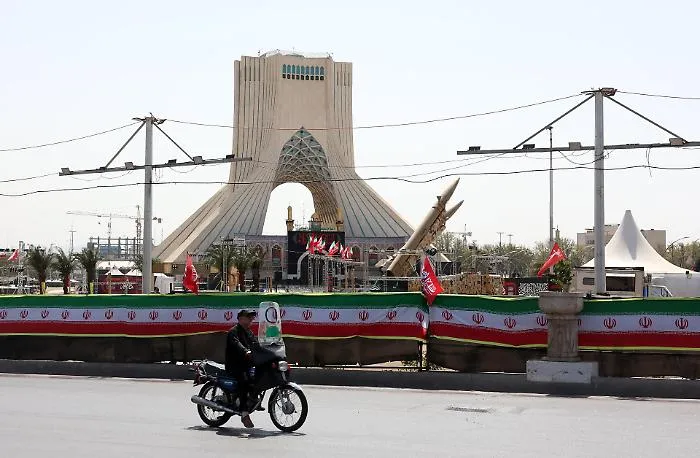 Iran, la nuova ondata di raid Usa apre un altro fronte: cosa &egrave; stato colpito, perch&eacute; adesso e quali rischi si allargano nel Golfo