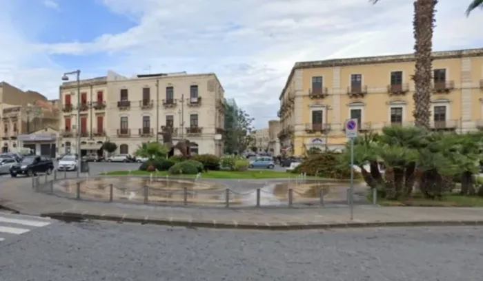 Aggressione nella notte a piazzale Marconi: gruppo di turisti francesi preso di mira senza motivo