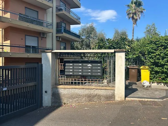&laquo;Santapaola, c&rsquo;&egrave; (ancora) posta per te&raquo;: secondo plico sospetto per la sorella di Nitto