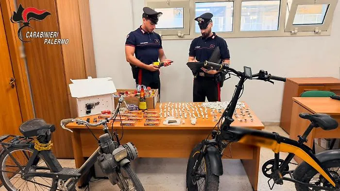 Armi, droga e botti illegali allo Zen: maxi blitz dei Carabinieri a Palermo, arrestato un ventenne