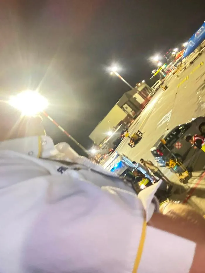 Dieci ore chiusi in un aereo Ryanair: tre svenimenti e la denuncia social di uno dei passeggeri