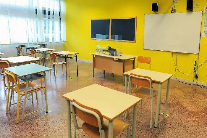 Troppo caldo, un sindaco in Sicilia rinvia l'inizio della scuola