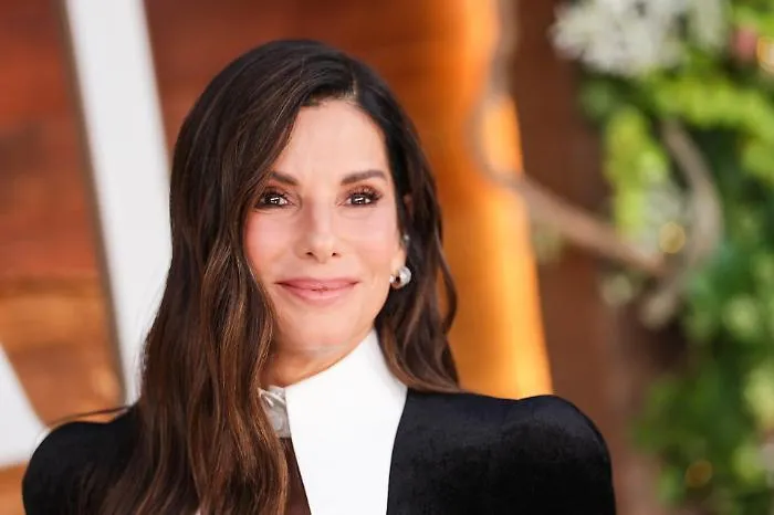 Sandra Bullock, il ritorno con &ldquo;Amori & incantesimi 2&rdquo; e quel racconto sugli Ufo che riapre il confine tra confessione e realt&agrave;