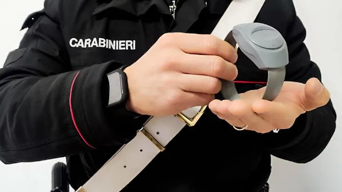 &laquo;Volevamo tornare insieme&raquo;: violano il divieto di avvicinamento a Catania e lasciano a casa il braccialetto elettronico 