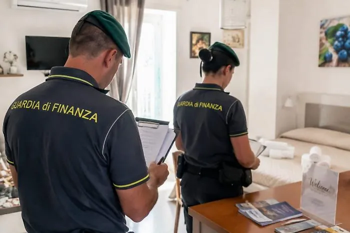 Trapani, controlli fiscali nelle localit&agrave; turistiche: irregolare oltre la met&agrave; degli esercenti