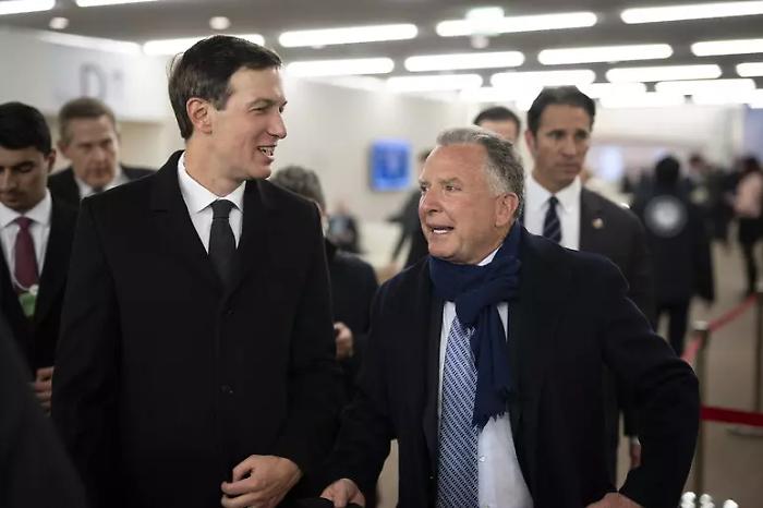 Gli inviati di Trump Witkoff e Kushner a Mosca con un jet privato: sar&agrave; pace tra Russia e Ucraina? 