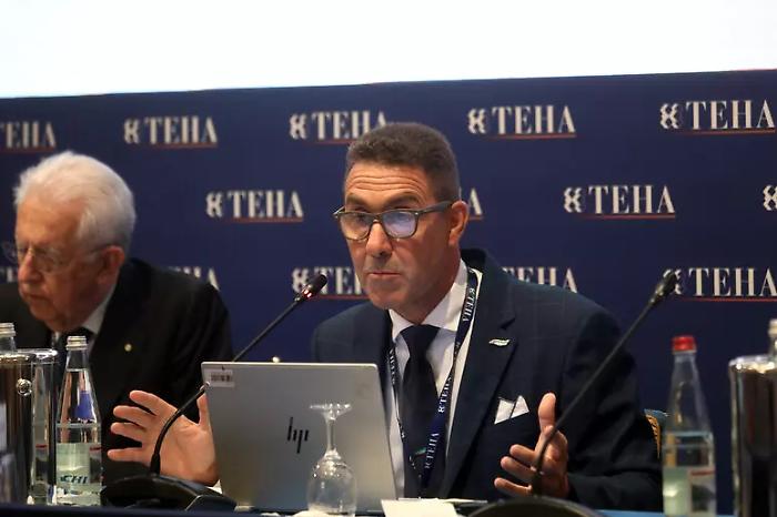 Vannacci a Cernobbio sfida l&rsquo;Europa dei veti superati: &laquo;L&rsquo;unanimit&agrave; difende gli Stati, il vero problema &egrave; una Ue che non convince pi&ugrave;&raquo;