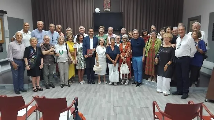 Cinquant&rsquo;anni di ricordi diventano un&rsquo;opera corale:  ex studenti del Liceo classico riportano alla luce la Gela degli anni Settanta