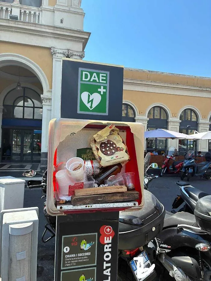 Barocco e rifiuti: il paradosso disarmante di una citt&agrave; accogliente  