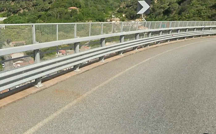 Impatto violento nella notte al viadotto Ritiro: 81enne muore, la moglie ferita trasportata in ospedale