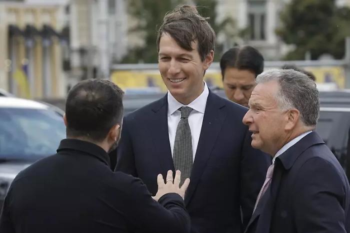 Witkoff e Kushner a Kiev con ottimismo ma nessun passo avanti: "la guerra continua" 
