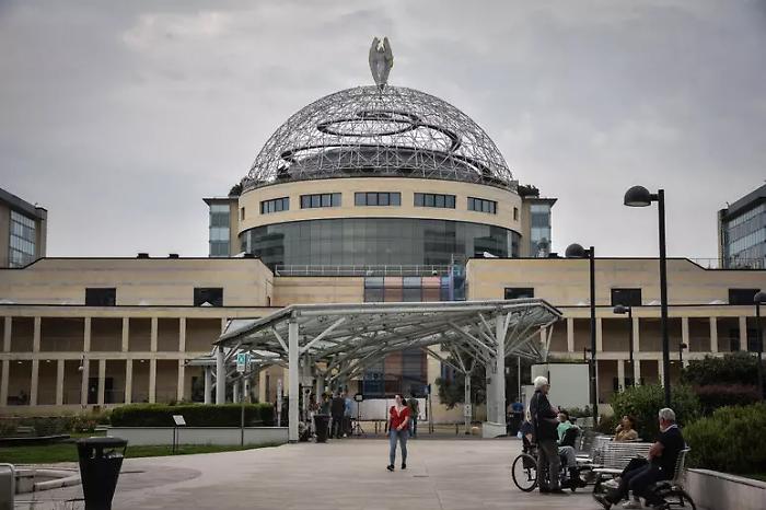 Quattro giovani con lesione spinale tornano a camminare: nuova tecnica messa a punto in Italia
