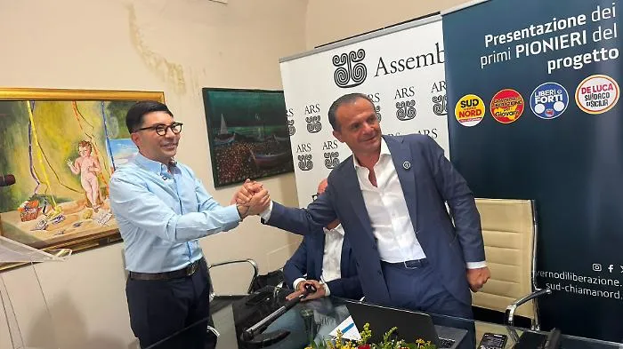 Regionali, Cateno De Luca presenta a Catania i suoi &ldquo;pionieri&rdquo;: Pellegrino candidato all'Ars