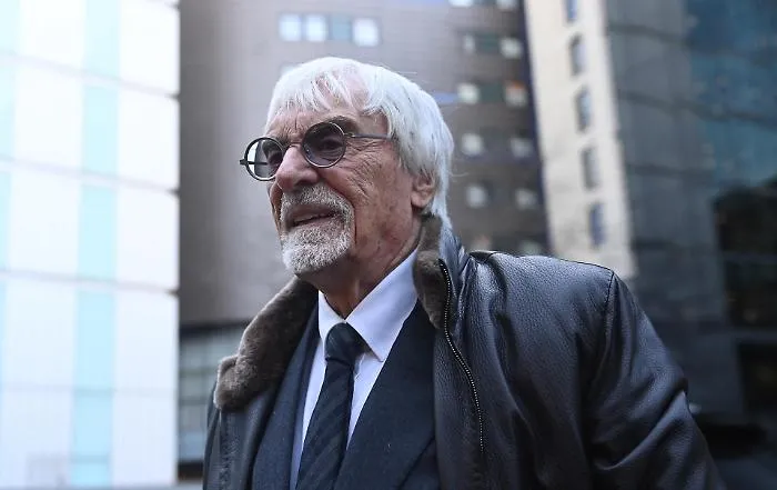 Blitz a bordo del jet da 40 milioni: la polizia portoghese ferma Bernie Ecclestone