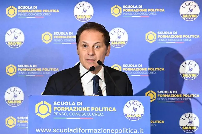 Siri avverte: l'IA rischia di cancellare milioni di posti, la politica governi la trasformazione