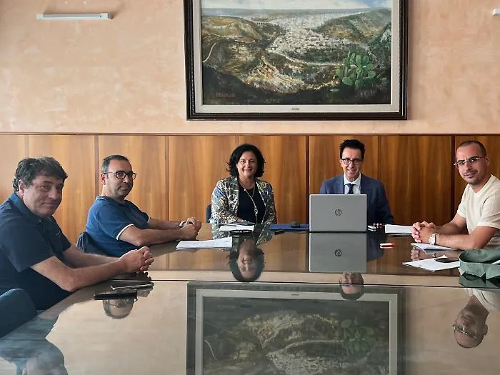 Collegamenti stradali con l'aeroporto di Comiso, firmato il contratto per l'esecuzione dei lavori