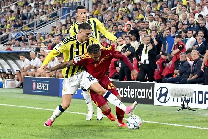 A Istanbul la Roma si fa raggiungere, pari all'esordio Champions col Fenerbahce 