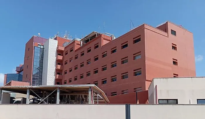 Fibroma uterino da 16 kg asportato d'urgenza a Marsala dopo torsione e ischemia