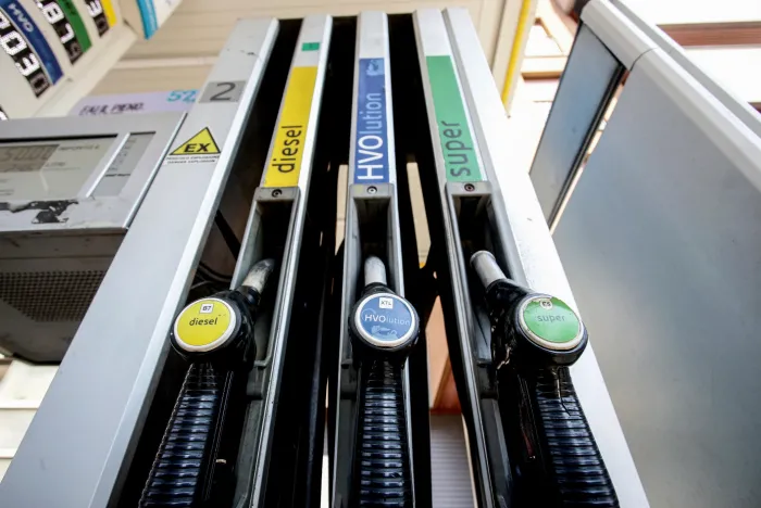 Caro carburanti, il governo proroga di un'altra settimana l'accisa sul diesel, ma il sollievo resta minimo