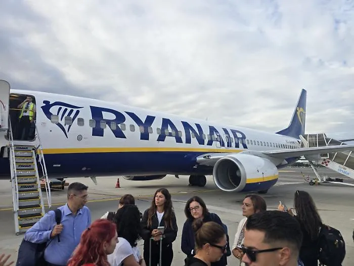 Passeggeri diretti a Catania bloccati dopo la cancellazione del volo Ryanair, annunciata una class action