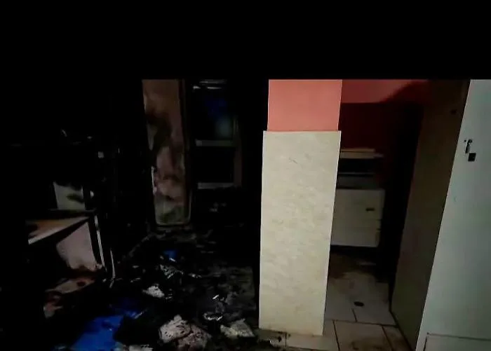 Scuola incendiata a Gela,  riflettori su due minori