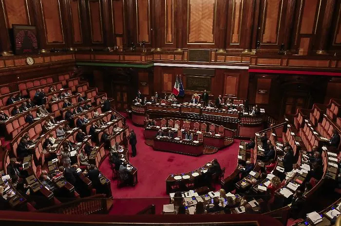Riforma elettorale al rush finale: il Senato chiude l'esame ma monta la polemica sulle 450mila firme