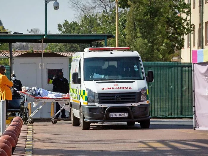 Sudafrica, scontro tra due minibus e un Suv: almeno 21 morti