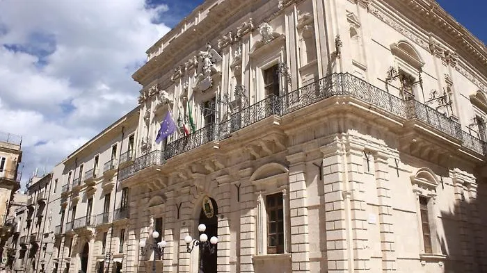Mini rimpasto e caso Porto: la Giunta accende lo scontro politico