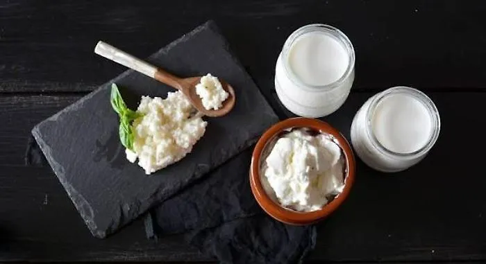 Meno soldi, meno cene fuori e nel carrello della spesa entrano kefir, semi e cibo green. Ecco cosa mangiano gli italiani