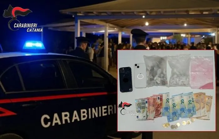 Con 150 dosi di droga all'ingresso di una discoteca del Centro: i carabinieri lo notano e lo arrestano