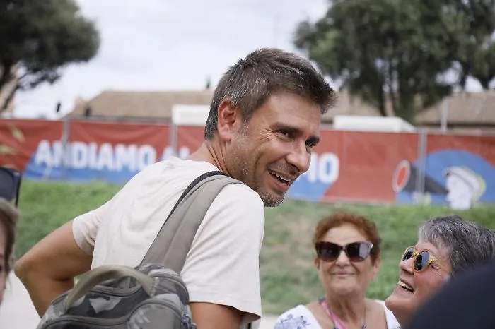 L'annuncio di Alessandro Di Battista che fa tirare un sospiro di sollievo: la foto con l'amico Di Giuseppe 