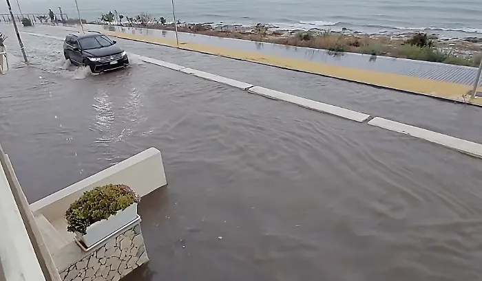 Marina di Ragusa, pista ciclabile allagata. Le proteste dei residenti