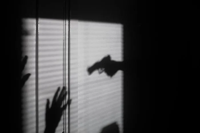 Baldissero d'Alba, spara e uccide un ladro sorpreso in cortile: 35enne indagato per omicidio
