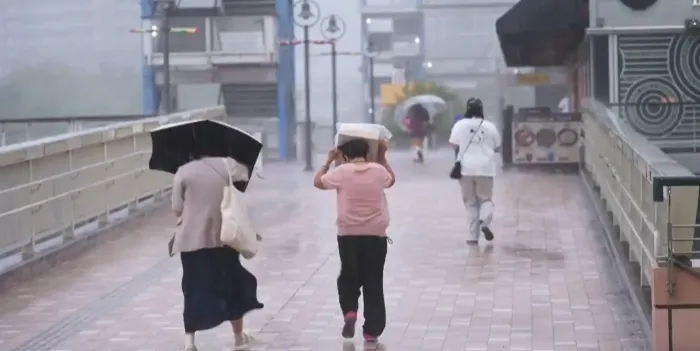 Tifone Dujuan verso Tokyo: centinaia di voli cancellati e 1,6 milioni invitati a evacuare