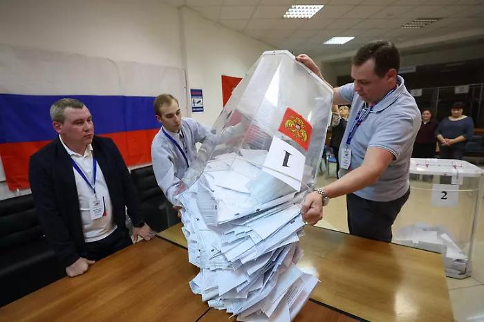 Dominio di Russia Unita: 57,83%, record di 355 seggi alla Duma di Stato 