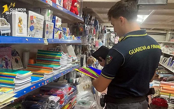 Scuola, sequestrati 24mila euro articoli di cancelleria e quaderni non sicuri 